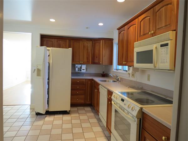 5 Maxwell Road Bedford, MA 01730 - Photo 7 of 13 Gallery Image 7