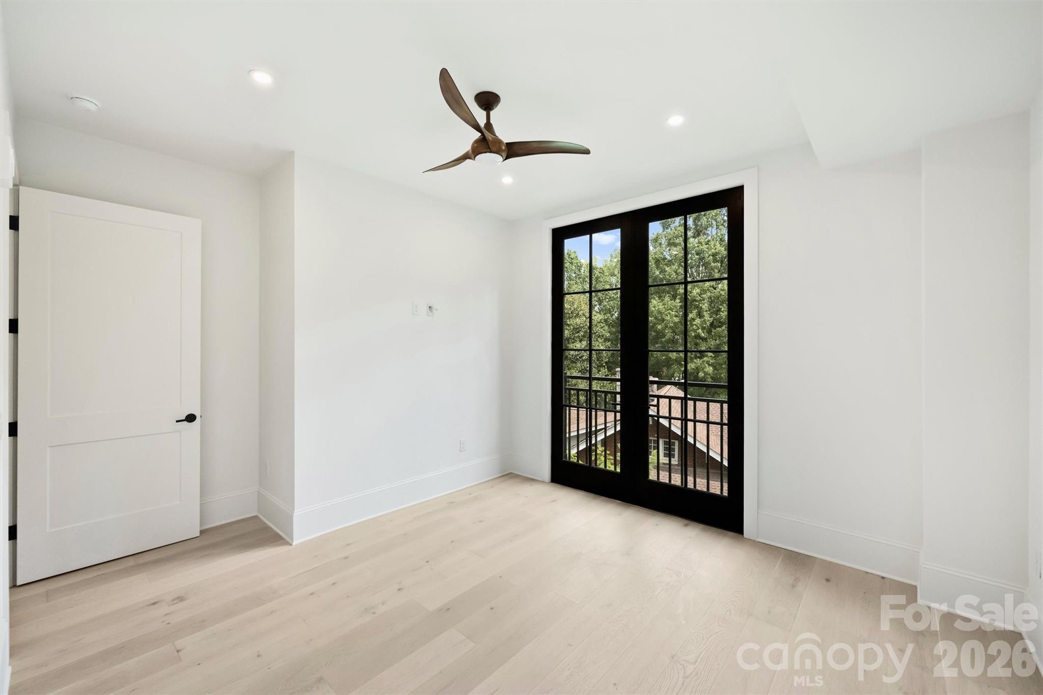 409 Queens Road, Unit 301 Charlotte, NC 28207 - Photo 25 of 48