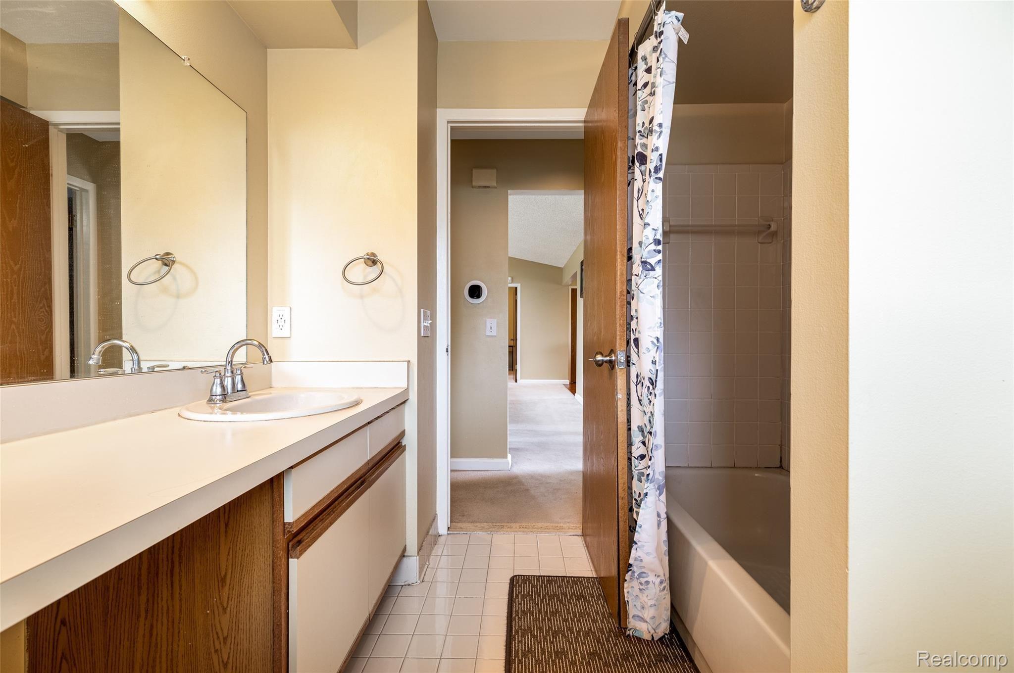 591 Ridge Road Walled Lake, MI 48390 - Photo 18 of 30 26.Bathroom