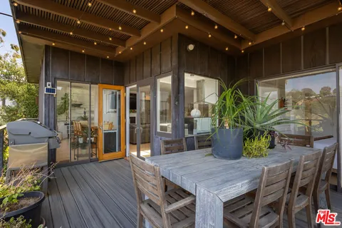 $3,995,000 | 454 Stassi Lane, Santa Monica, CA 90402