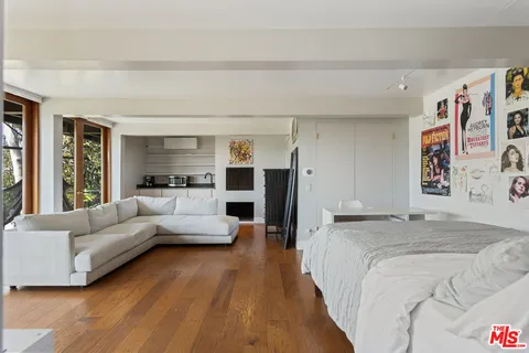 $3,995,000 | 454 Stassi Lane, Santa Monica, CA 90402