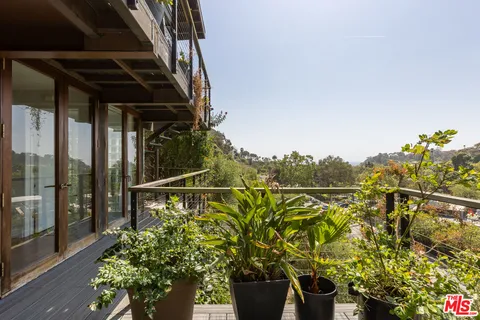 $3,995,000 | 454 Stassi Lane, Santa Monica, CA 90402