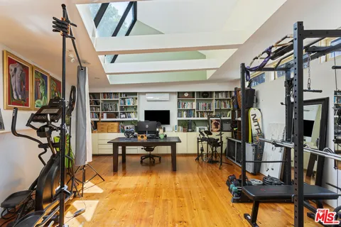 $3,995,000 | 454 Stassi Lane, Santa Monica, CA 90402