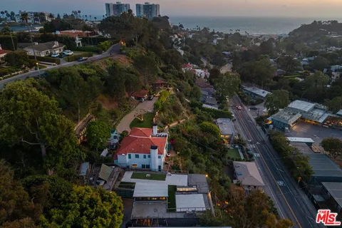 $3,995,000 | 454 Stassi Lane, Santa Monica, CA 90402