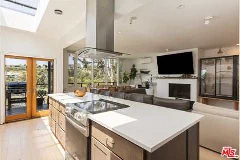 $3,995,000 | 454 Stassi Lane, Santa Monica, CA 90402