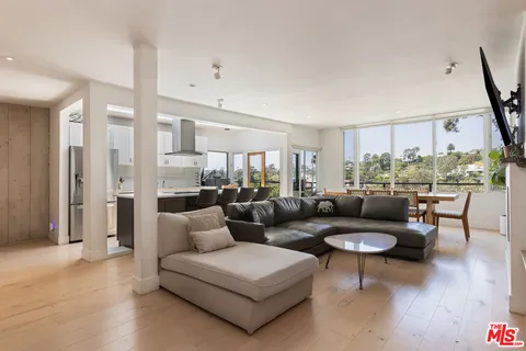 $3,995,000 | 454 Stassi Lane, Santa Monica, CA 90402