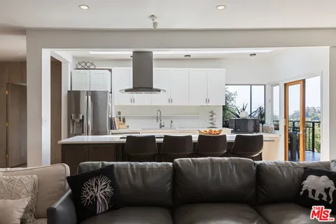 $3,995,000 | 454 Stassi Lane, Santa Monica, CA 90402