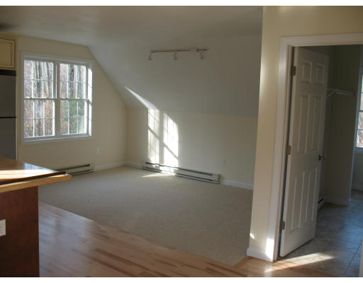 31 Chocolog Road Uxbridge, MA 01569 - Photo 6 of 12 Gallery Image 6