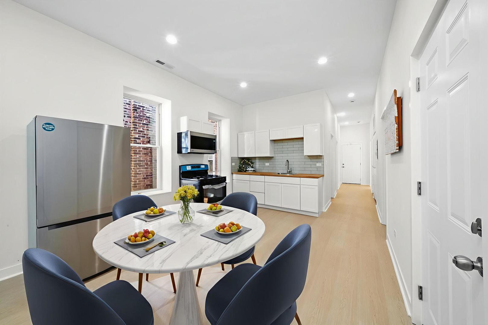 3037 West Lexington Street, Unit 1 Chicago, IL 60612 - Photo 2 of 16