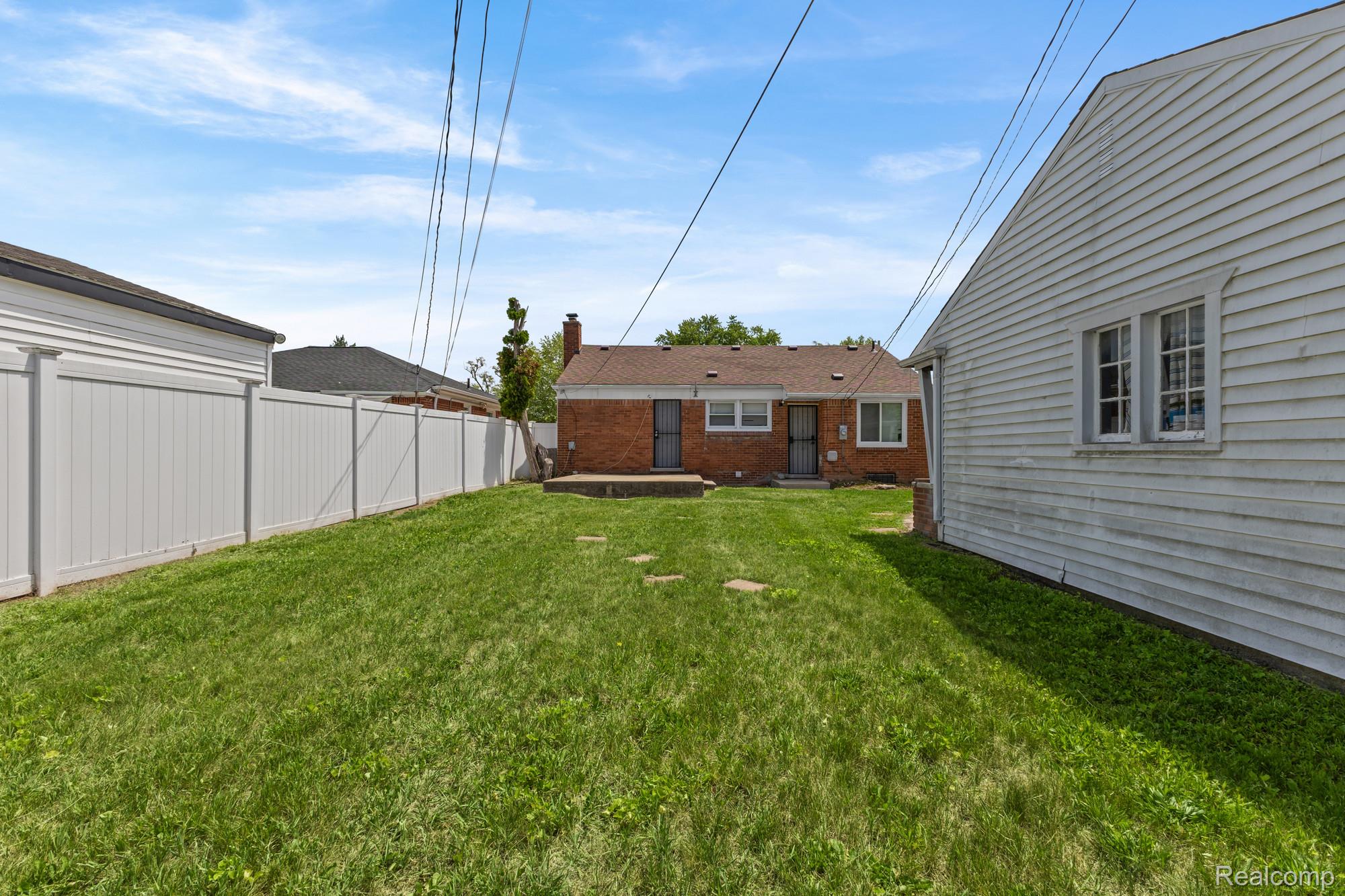 20261 Burt Road Detroit, MI 48219 - Photo 23 of 23 05-IMG_1522_web.jpg