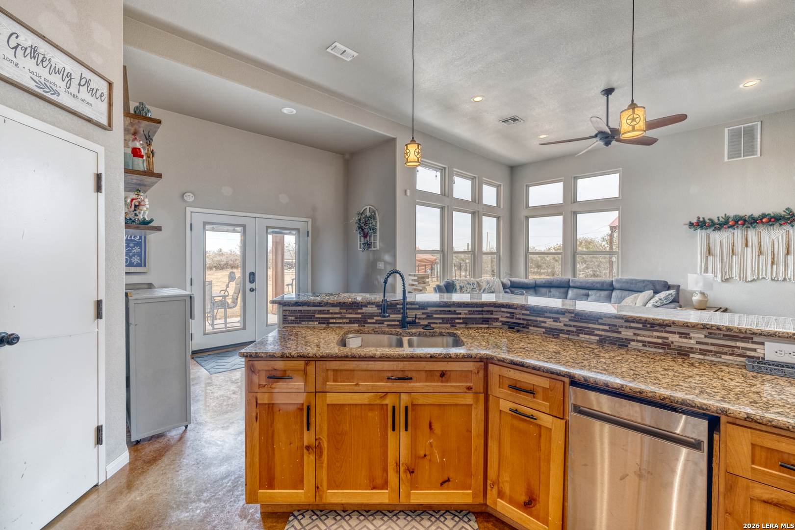 241 Marsh Lane Uvalde, TX 78801 - Photo 16 of 40