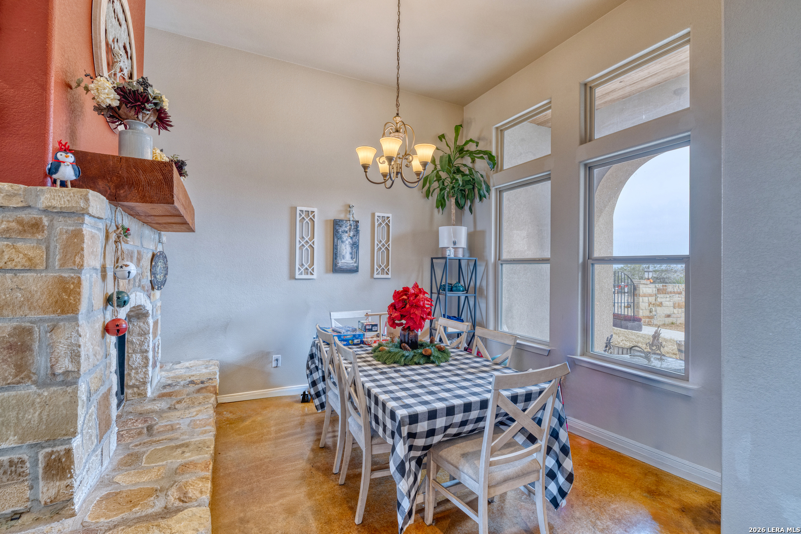 241 Marsh Lane Uvalde, TX 78801 - Photo 7 of 40