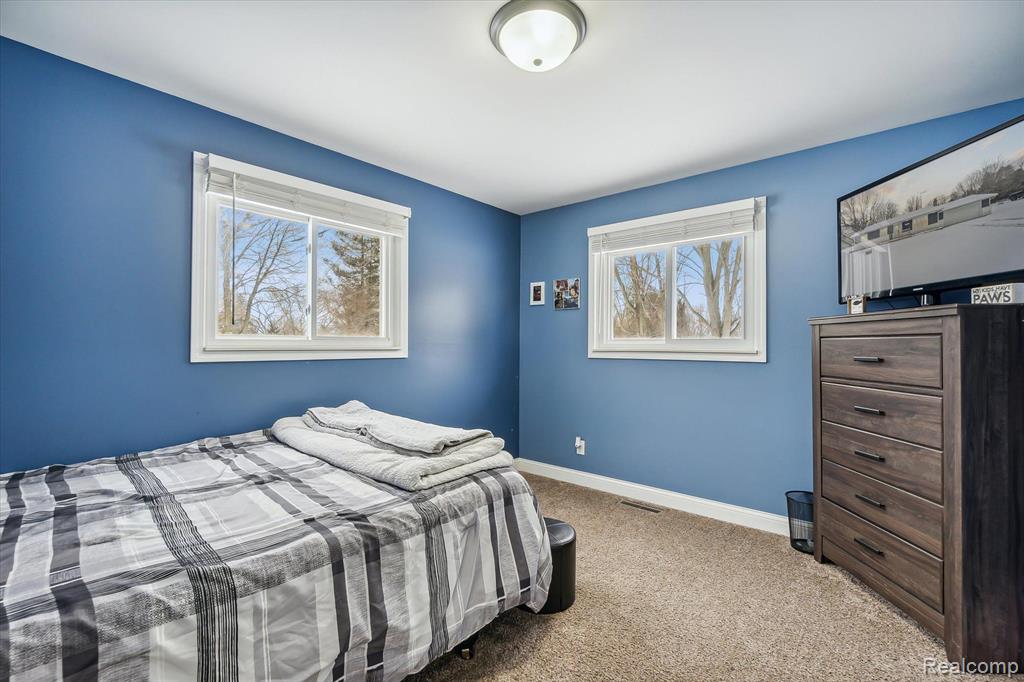 9481 Coldwater Road Flushing, MI 48433 - Photo 19 of 40