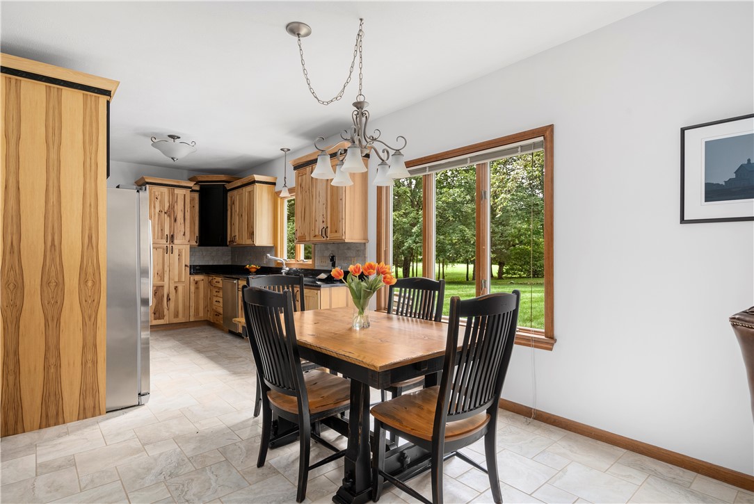 60 Arrowhead Way Warwick, RI 02886 - Photo 12 of 36