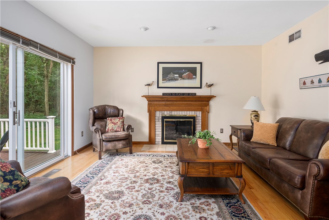 60 Arrowhead Way Warwick, RI 02886 - Photo 14 of 36