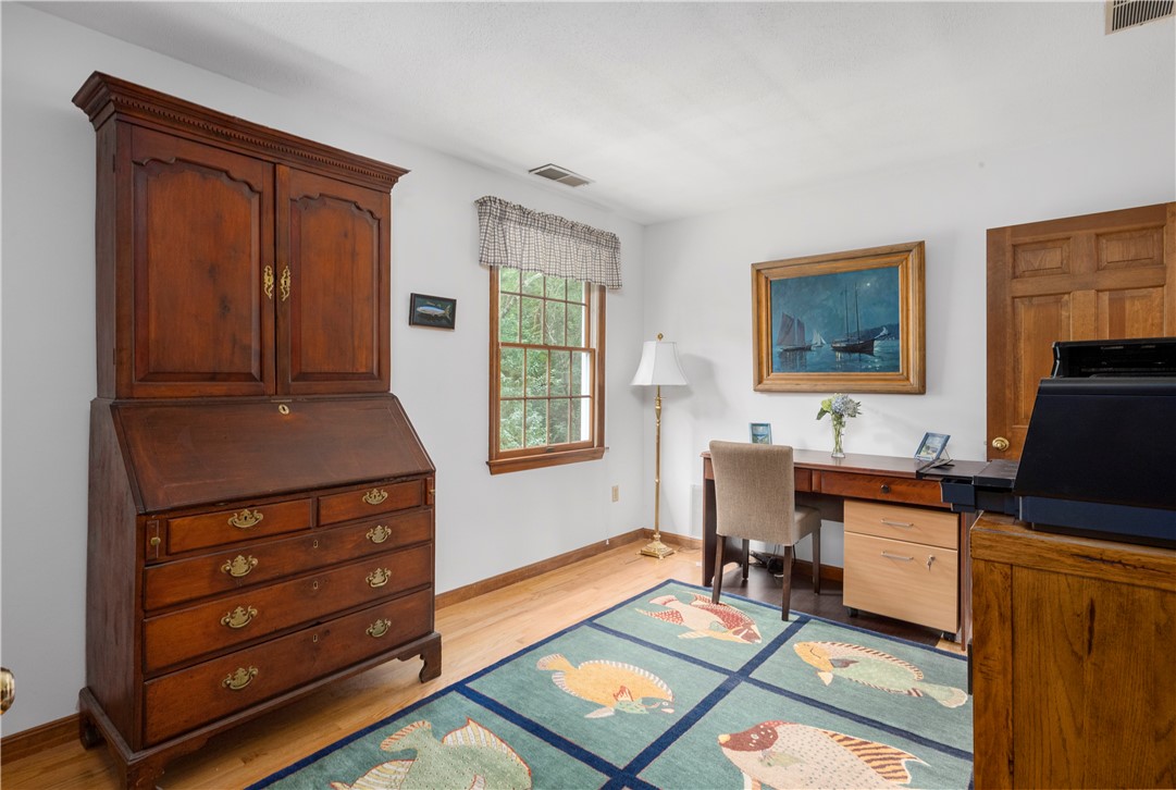 60 Arrowhead Way Warwick, RI 02886 - Photo 24 of 36