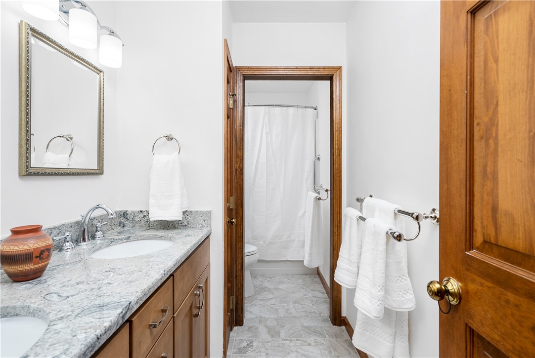 60 Arrowhead Way Warwick, RI 02886 - Photo 25 of 36