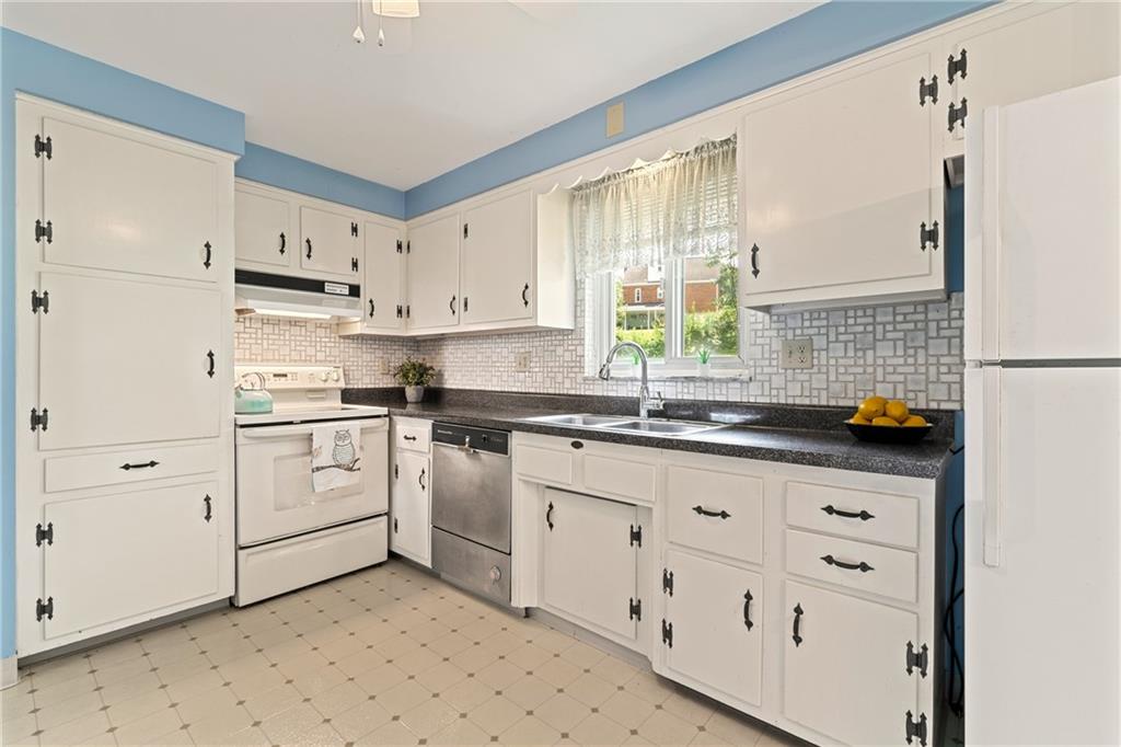 178 Reed Drive Pittsburgh, PA 15205 - Photo 8 of 25 Gallery Image 8