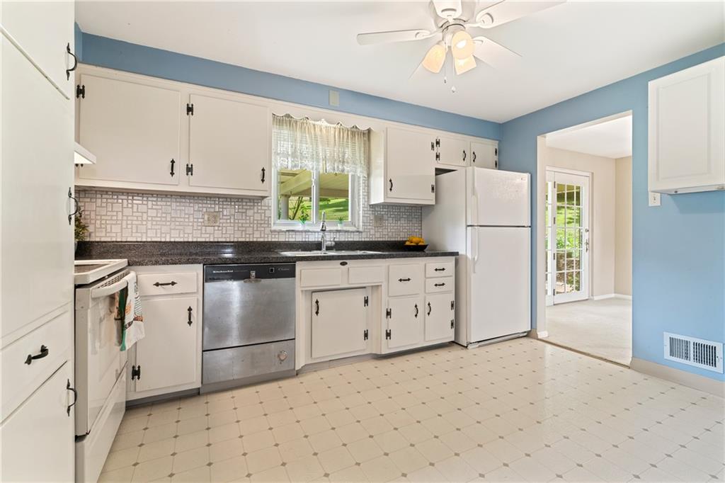 178 Reed Drive Pittsburgh, PA 15205 - Photo 10 of 25 Gallery Image 10