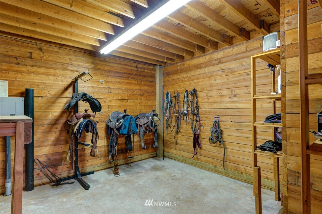 4458 Preston-Fall City Road Southeast Fall City, WA 98024 - Photo 35 of 40 a view of a room with gym equipment