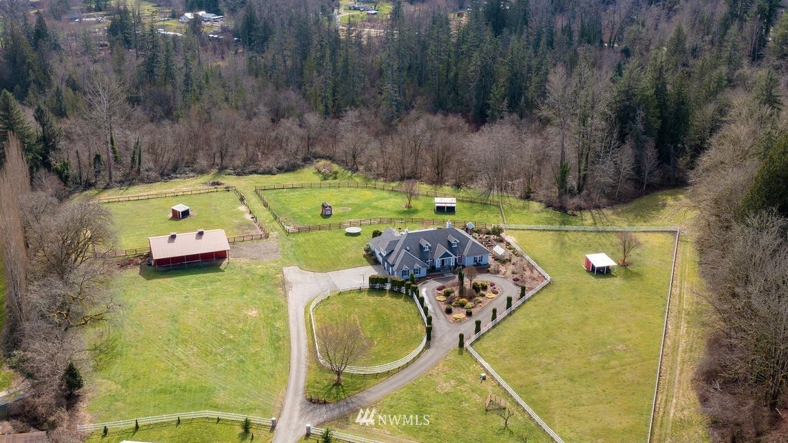 4458 Preston-Fall City Road Southeast Fall City, WA 98024 - Photo 39 of 40 a view of swimming pool with a yard