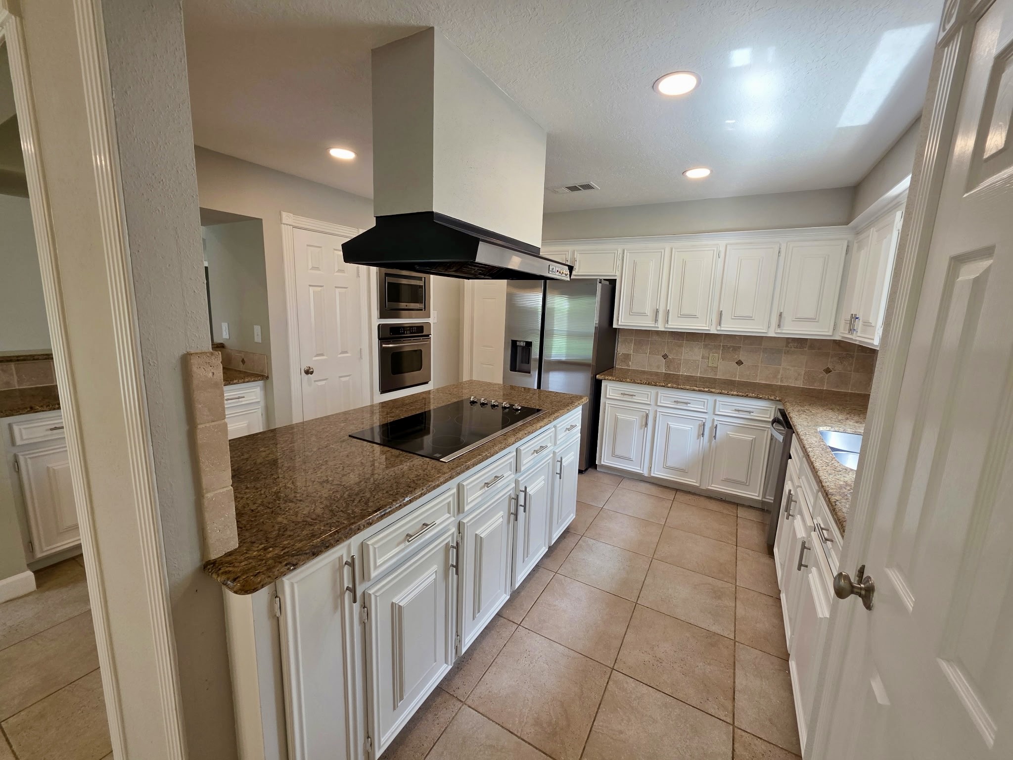 16007 Mill Point Drive Houston, TX 77059 - Photo 19 of 38
