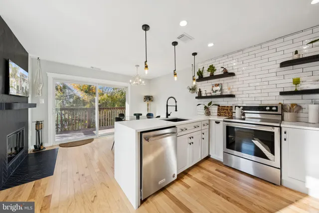 $340,000 | 18200 Windsor Hill Drive, Unit 301B, Olney, MD 20832