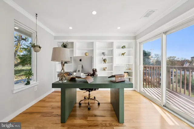 $340,000 | 18200 Windsor Hill Drive, Unit 301B, Olney, MD 20832