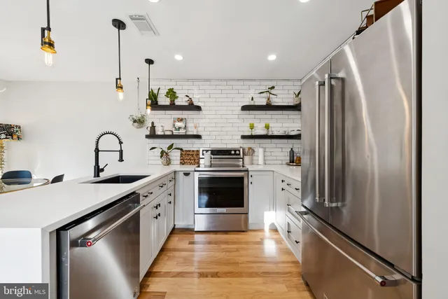 $340,000 | 18200 Windsor Hill Drive, Unit 301B, Olney, MD 20832