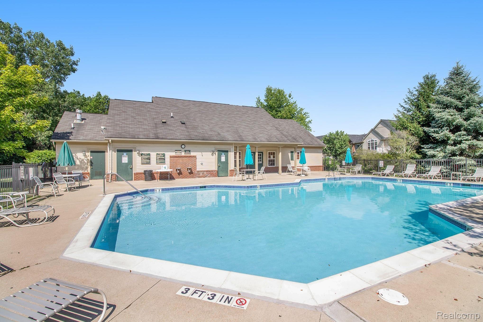 4122 Hampton Ridge Boulevard, Unit 62 Howell, MI 48843 - Photo 19 of 20 IMG_9619(1).jpg