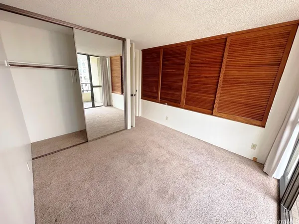 $3,000 | 55 South Judd Street, Unit 2107, Honolulu, HI 96817