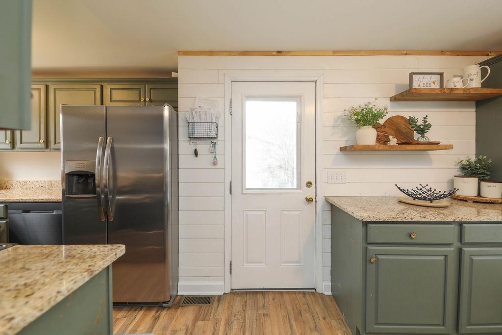 198 Forest Springs Drive Stuarts Draft, VA 24477 - Photo 4 of 43