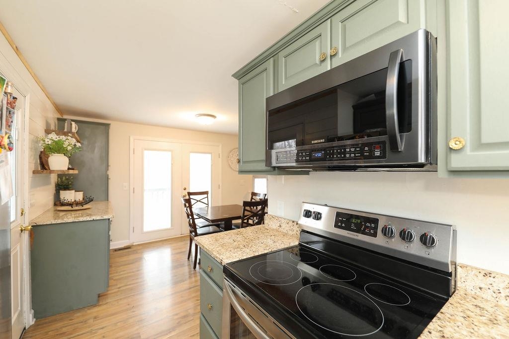 198 Forest Springs Drive Stuarts Draft, VA 24477 - Photo 6 of 43