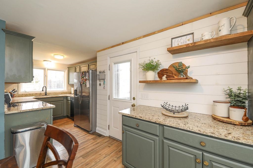 198 Forest Springs Drive Stuarts Draft, VA 24477 - Photo 8 of 43