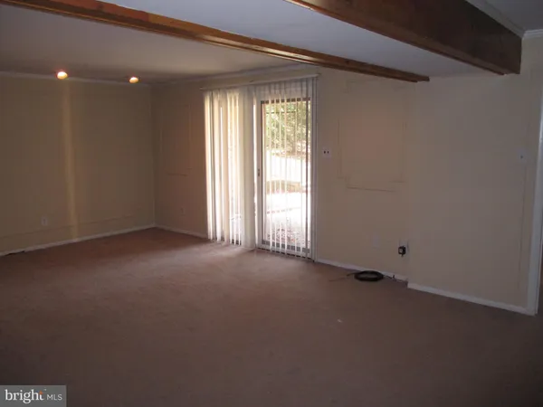 $2,950 | 19601 Sparr Spring Road, Gaithersburg, MD 20886