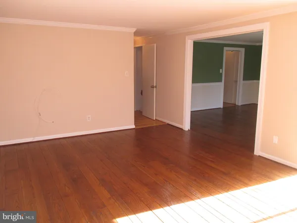 $2,950 | 19601 Sparr Spring Road, Gaithersburg, MD 20886