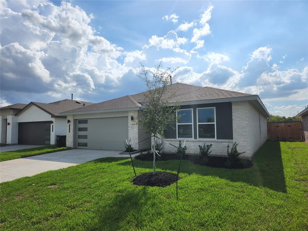 7738 Robert Lane Rosharon, TX 77583 - Photo 2 of 20