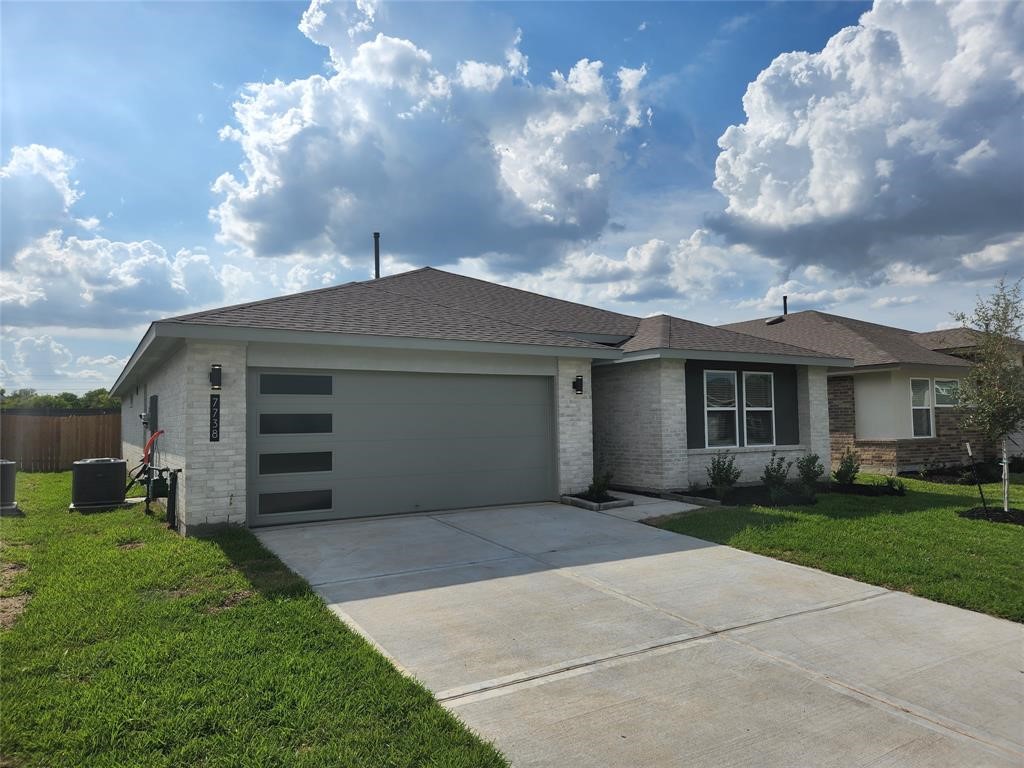 7738 Robert Lane Rosharon, TX 77583 - Photo 3 of 20