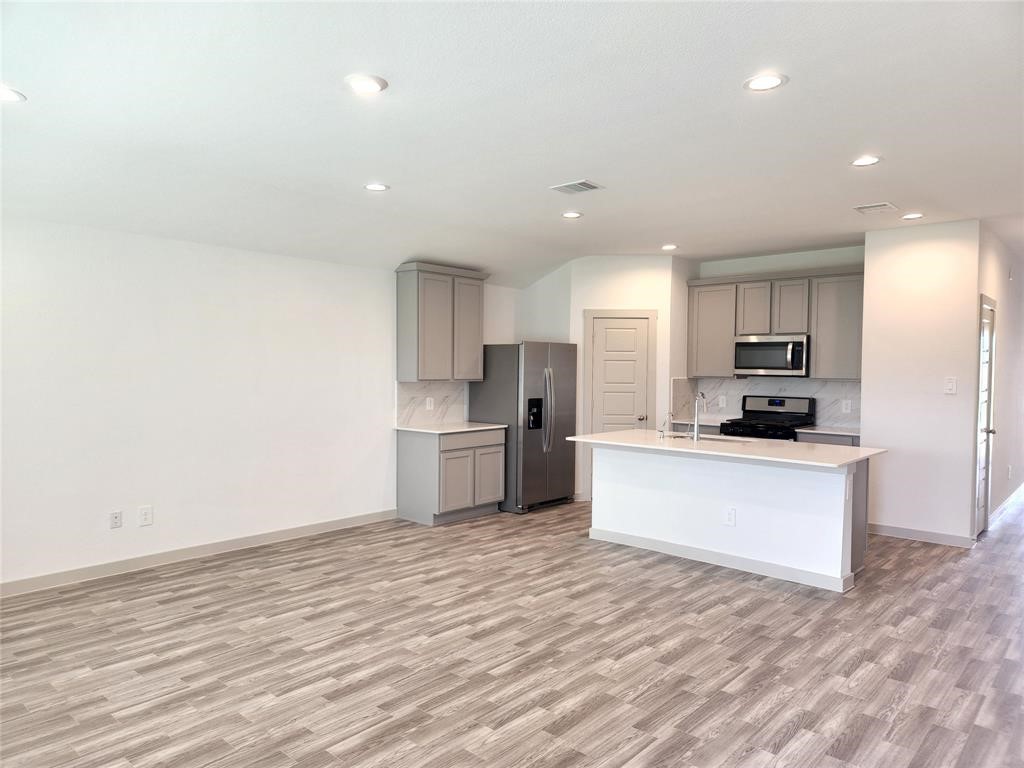 7738 Robert Lane Rosharon, TX 77583 - Photo 6 of 20