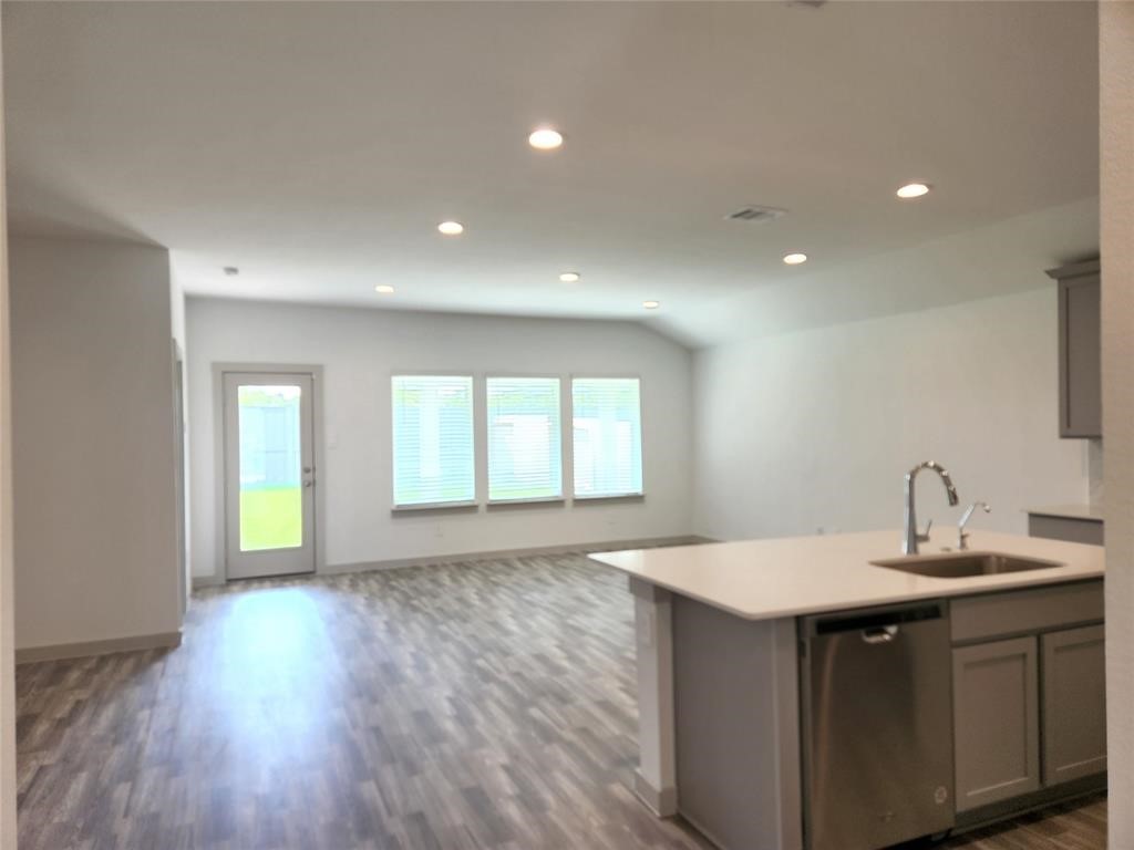 7738 Robert Lane Rosharon, TX 77583 - Photo 8 of 20