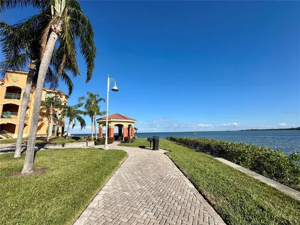 $450,000 | 2749 Via Cipriani, Unit 1023B, Clearwater, FL 33764