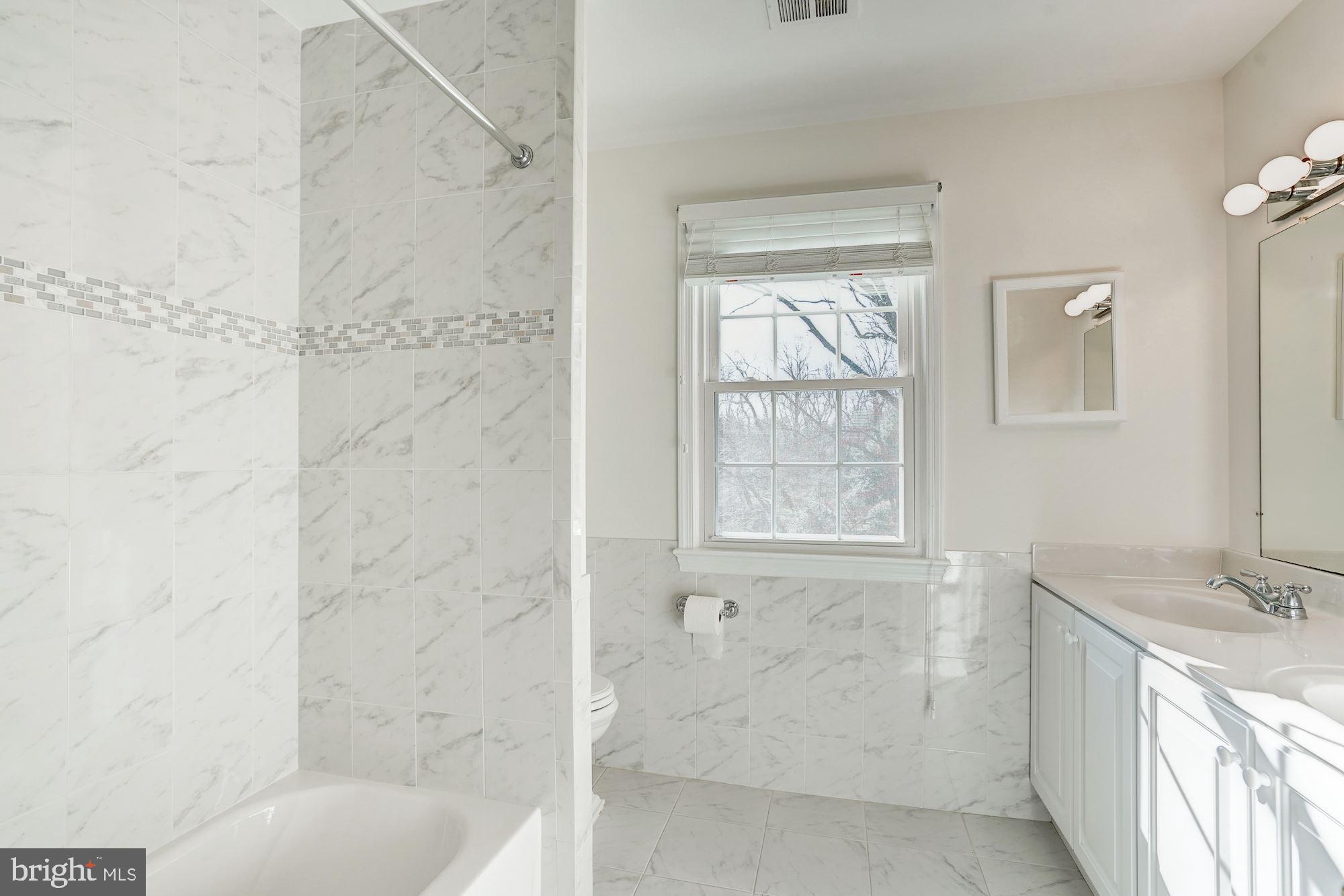 7915 Foxhound Road McLean, VA 22102 - Photo 11 of 19 Hall Bath