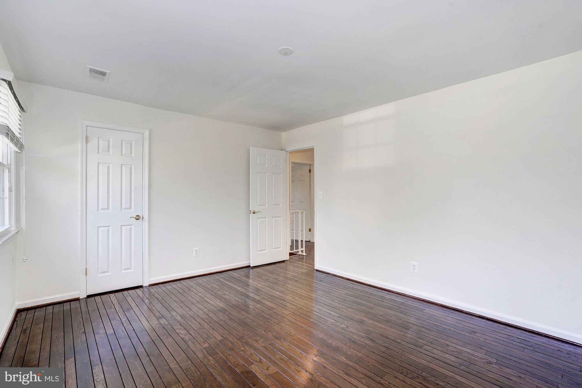 7915 Foxhound Road McLean, VA 22102 - Photo 13 of 19 All with Hardwood Floors