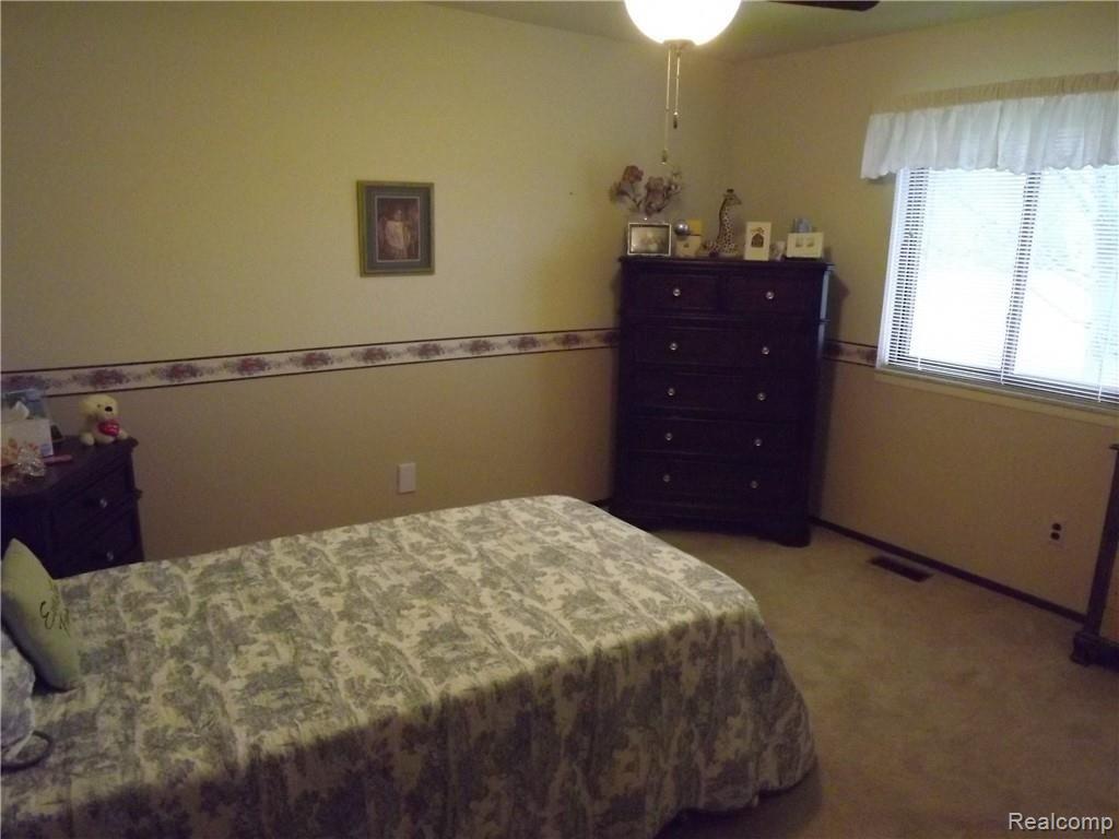 2191 Warrington Road Rochester Hills, MI 48307 - Photo 13 of 17