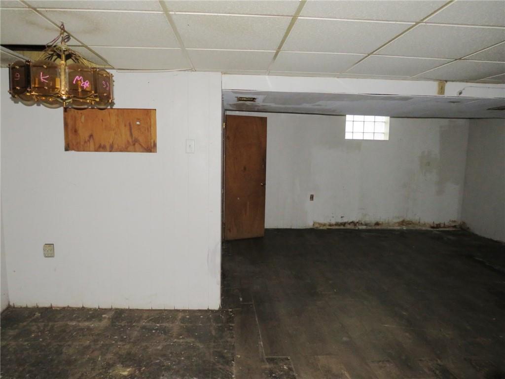 214 Erwin Place McKees Rocks, PA 15136 - Photo 24 of 25 a view of a garage