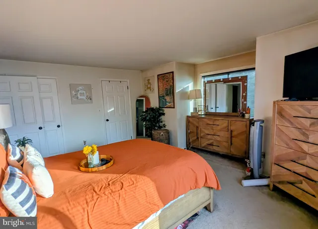 $259,999 | 409 Silvia Street, Ewing, NJ 08628