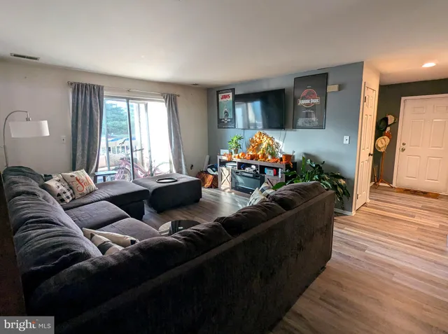 $259,999 | 409 Silvia Street, Ewing, NJ 08628