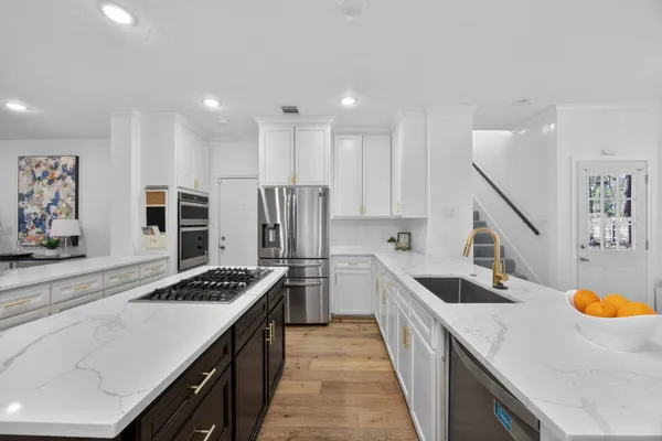 $835,000 | 32 Mellow Leaf Court, The Woodlands, TX 77381