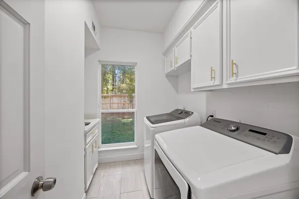 $835,000 | 32 Mellow Leaf Court, The Woodlands, TX 77381