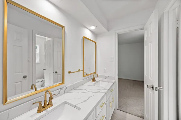 $835,000 | 32 Mellow Leaf Court, The Woodlands, TX 77381